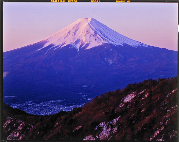 三ツ峠山は富士山の展望台としては第一級です